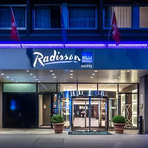 Ξενοδοχείο Radisson Blu, ****